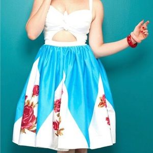 Pinup Couture Renee Dress Blue Rose Border Print | RARE PUG | Size Large